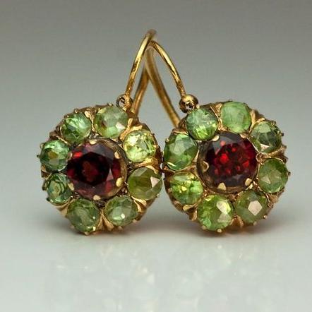 Elegant round green and red crystal earrings